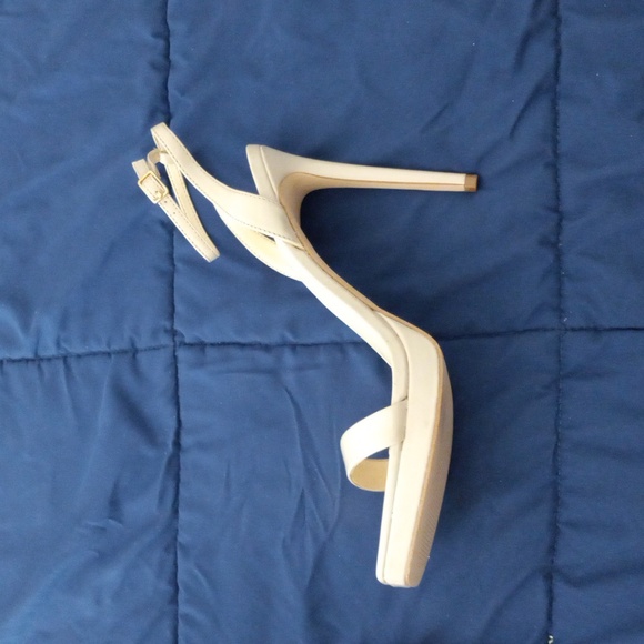 Nine West Heels Size 10M - Picture 6 of 16